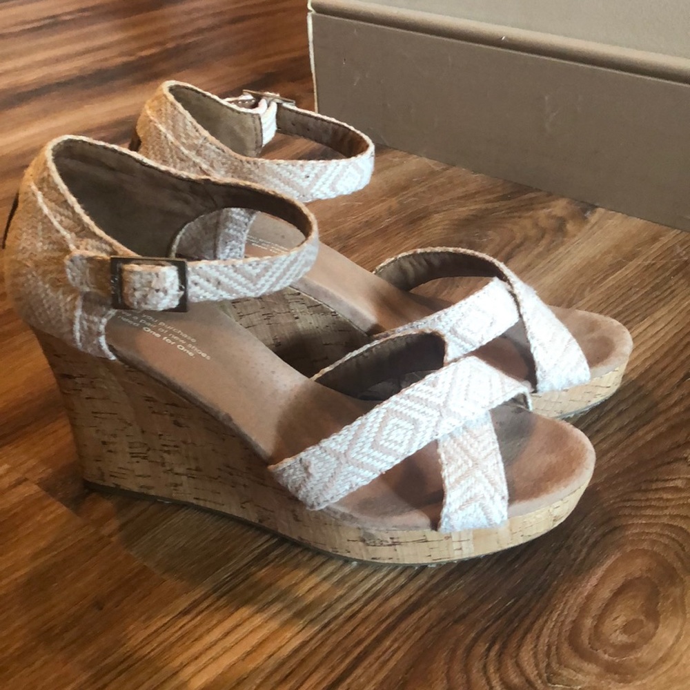 Tom’s Wedge Sandal Women’s 8.5